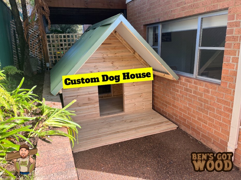 Dog house custom built by wood.